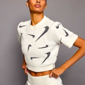 NWT Nike WOMENS LARGE Phoenix Cozy Boucle Knit Crop Top Light Orewood FD4286-104